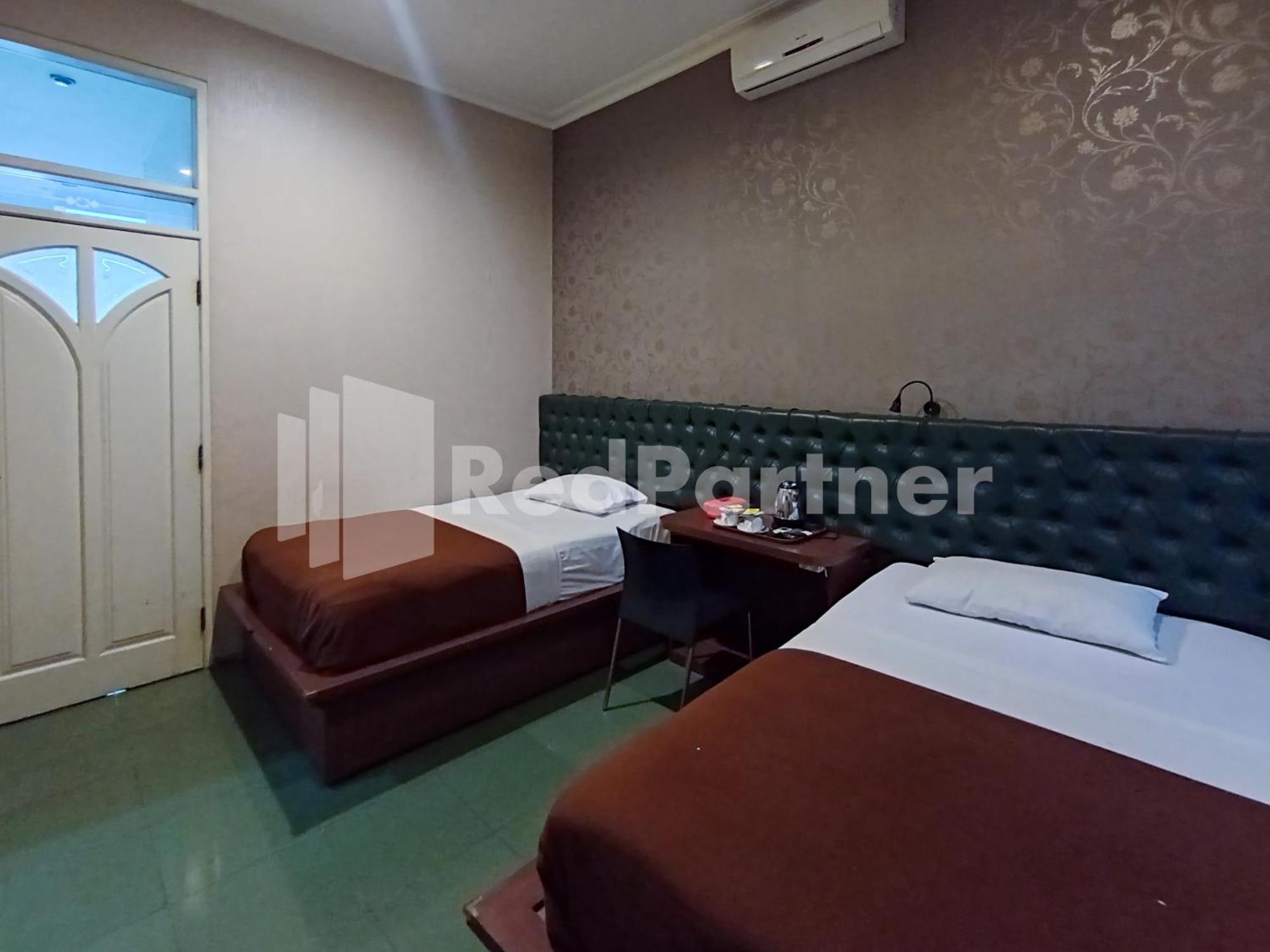 Nillo Hotel Kebumen Mitra Reddoorz Eksteriør bilde