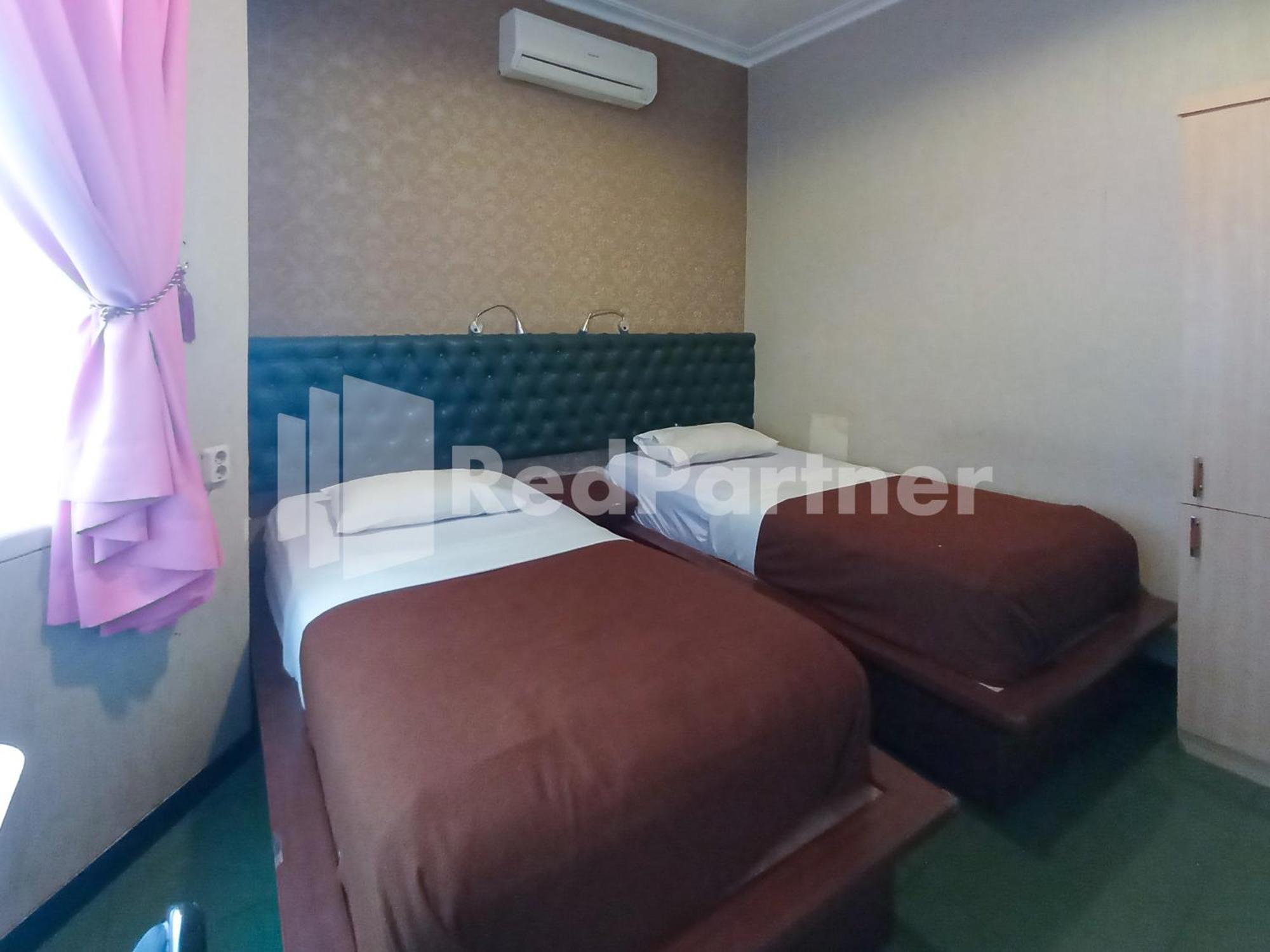 Nillo Hotel Kebumen Mitra Reddoorz Eksteriør bilde