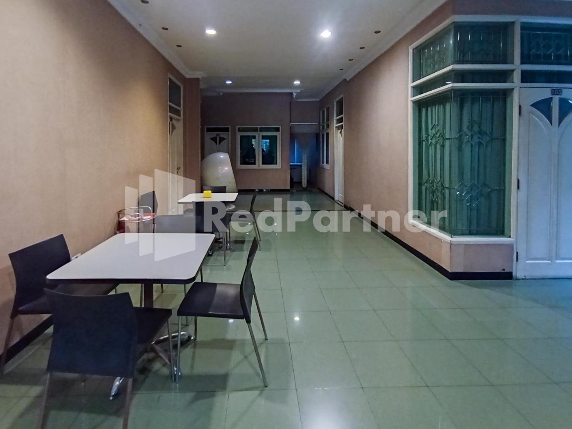 Nillo Hotel Kebumen Mitra Reddoorz Eksteriør bilde